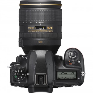 nikon-d780-optique-24-120-vr-top