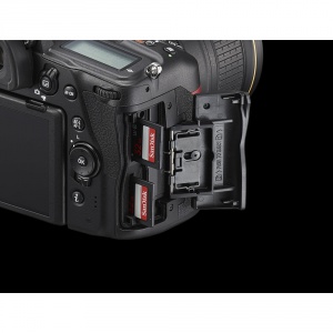 nikon-d780-slot