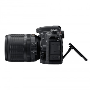 nikon-d7500-18-140-right