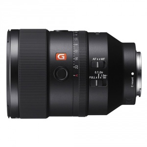 sony-sel-fe-135mm-side